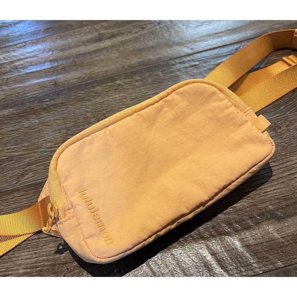 LULULEMON Mini Belt Bag Orange Dream 7-5 Inches Purse Crossbody Men’s Women’s - Picture 2 of 7